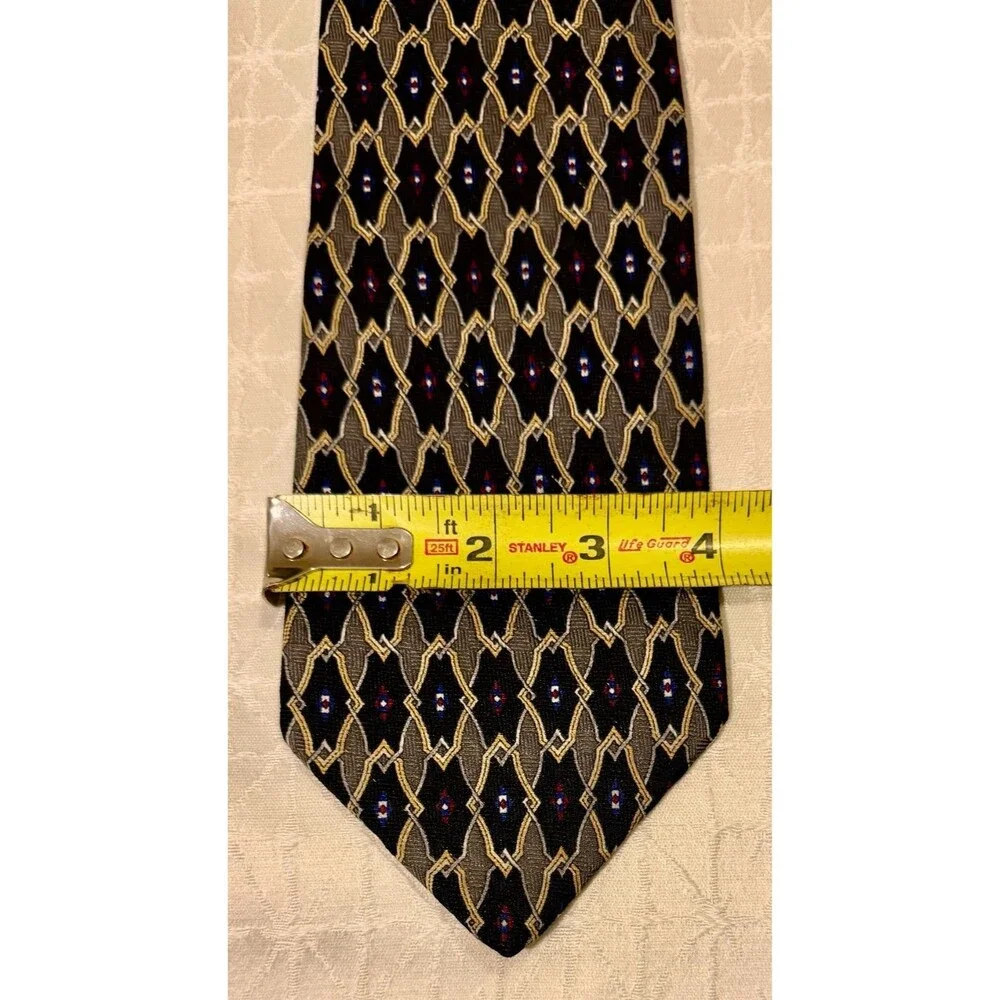 Geoffrey Beene Classic‎ 100% Silk Necktie Geometric Pattern Black/Gray SKU 106